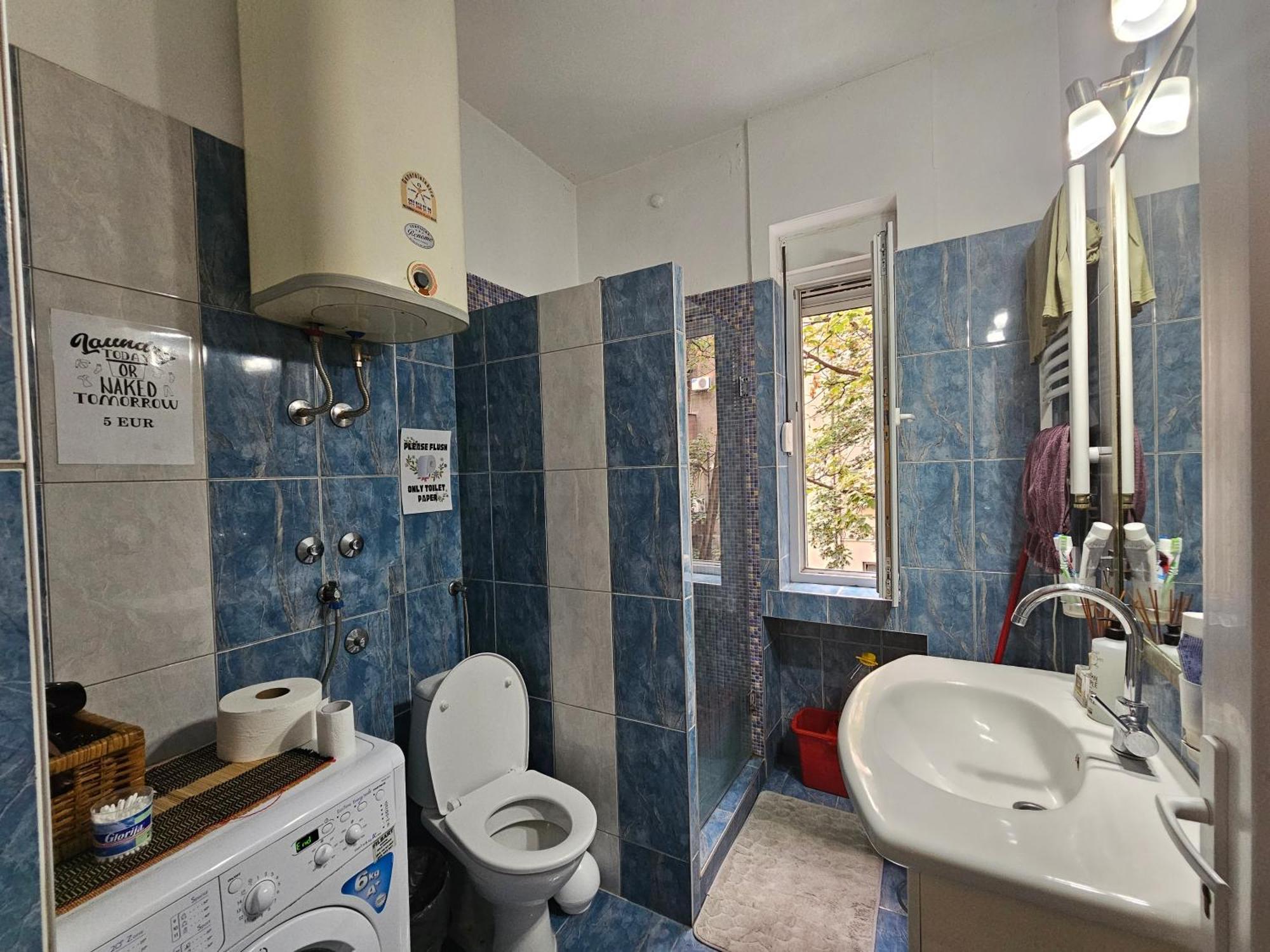 The Traveling Theater Hostel Белград Екстериор снимка