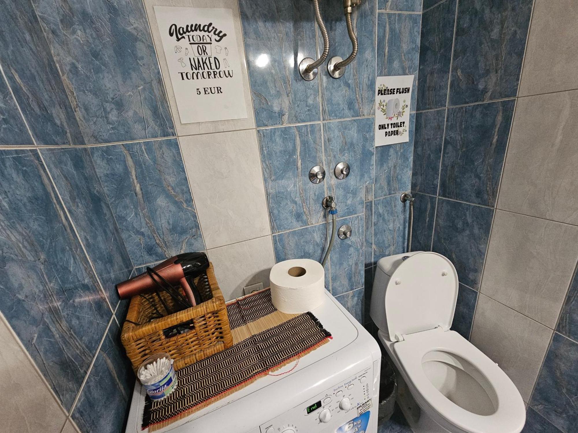 The Traveling Theater Hostel Белград Екстериор снимка